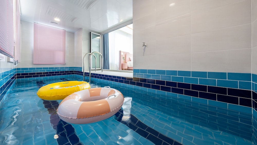 Gapyeong Laonjena Pool Villa