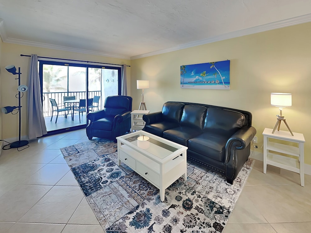 Seaside 2 by Distinctive Beach Rentals