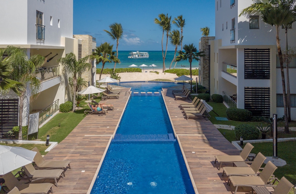 Costa Atlantica Beach Condos