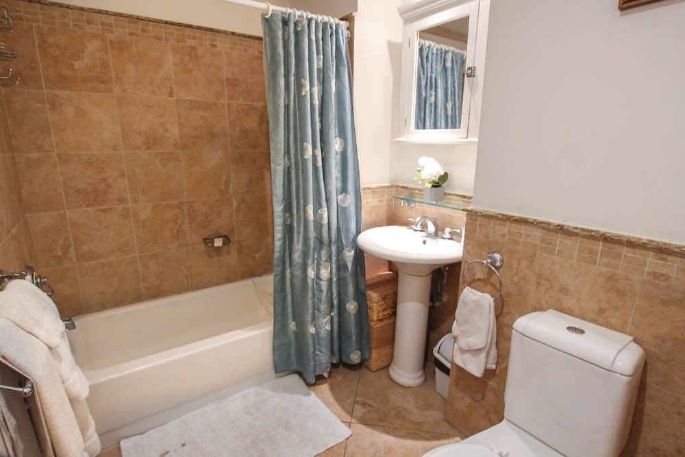 Modern 2-bed Apt Near Beach In St. Lawrence Gap 2 Bedroom Apts by Bluescape