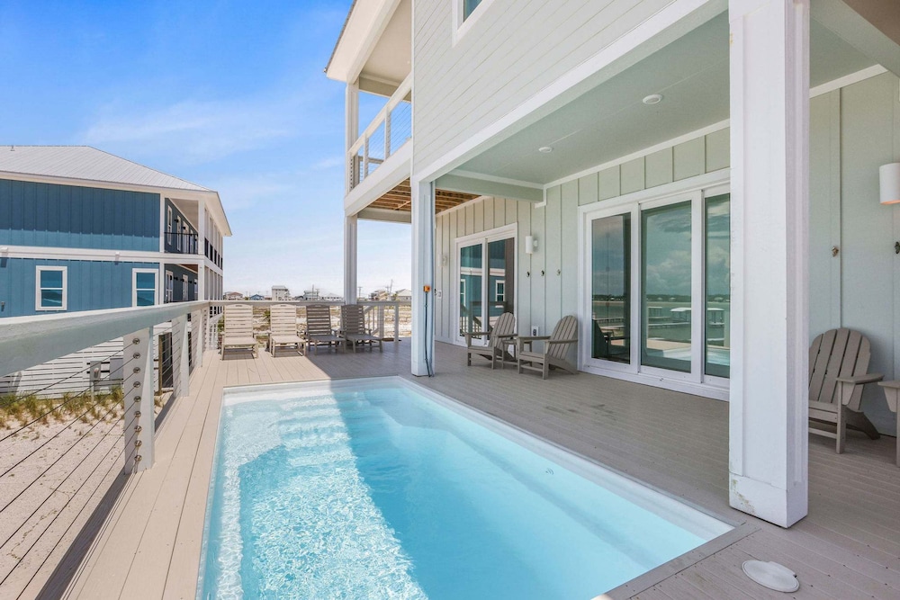 Beach Blessing- Pool Elevator Sleeps 16 SIX Bedrooms 6 Baths