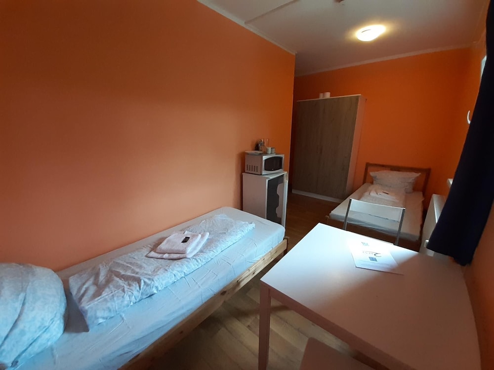 2-Rent Group Hostel Rooms&Apartments TUB19A