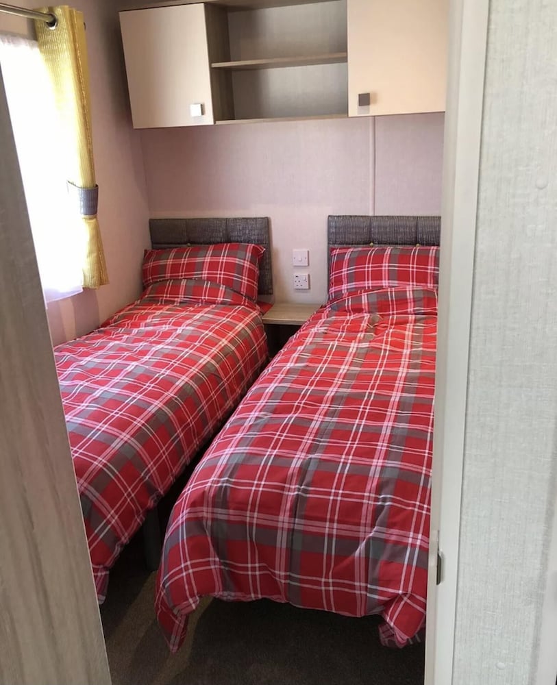 3 Bedroom Holiday Rental Ingoldmells Skegness view 2
