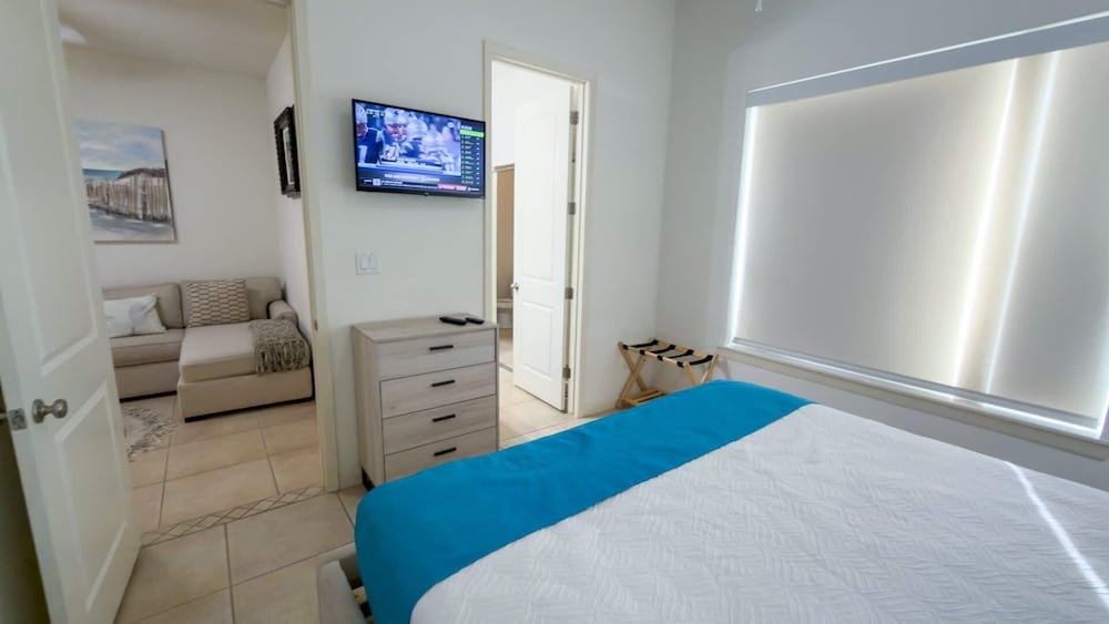 Channel Views Private Boat Slip Pool & Patio 3 Bedroom Apts