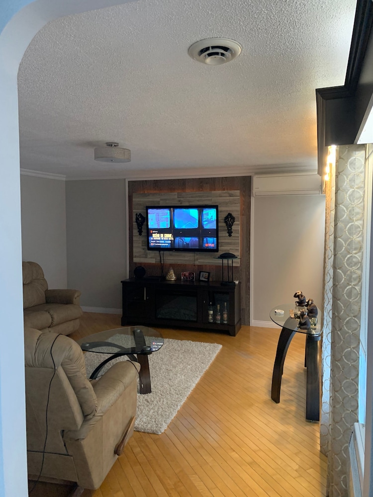Room in Guest Room - Homestays in Gaspésie - Without Breakfast Provided view 5