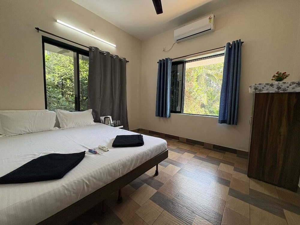 Coastal Gateway Resort, 3 min walk to Nagaon Beach