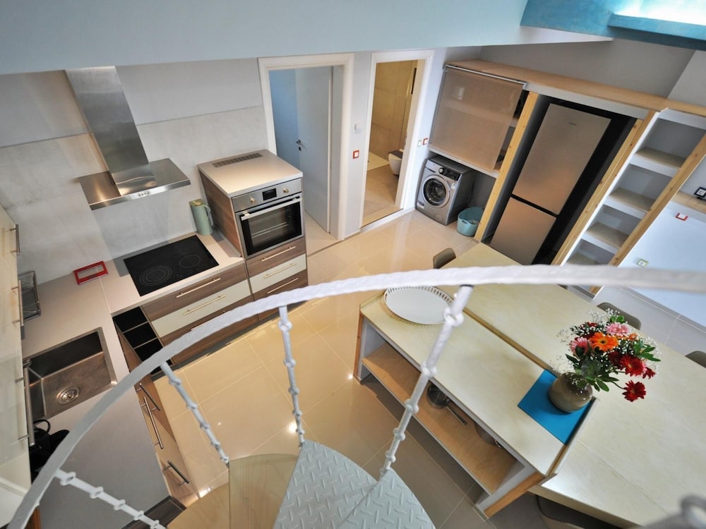 Lancaster Mansion - Aquarium Villa by Travelpr photo 2