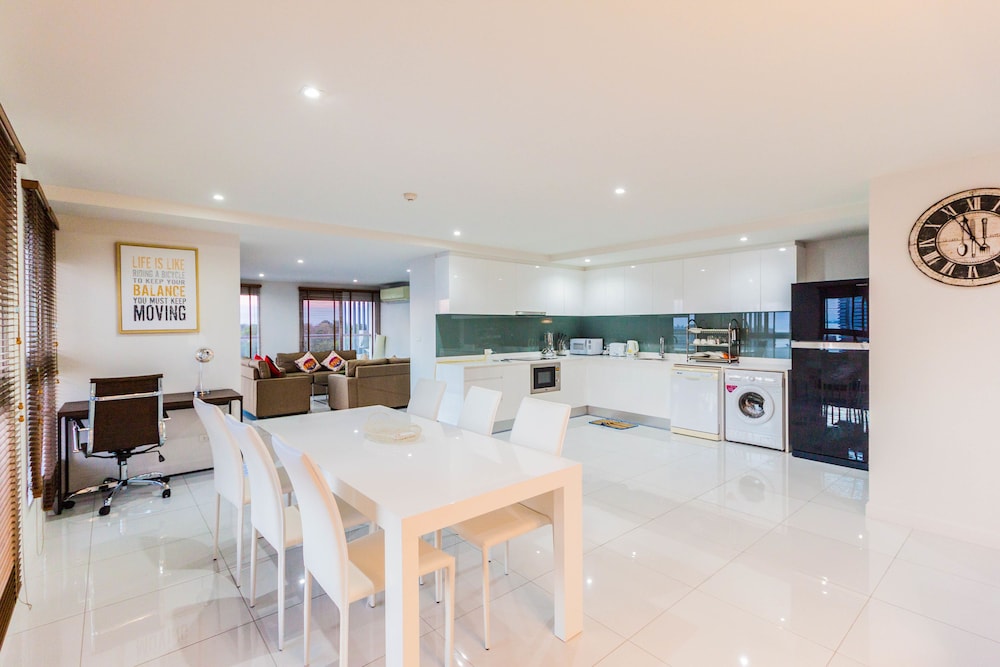 The Place Pratumnak by PSR ASIA