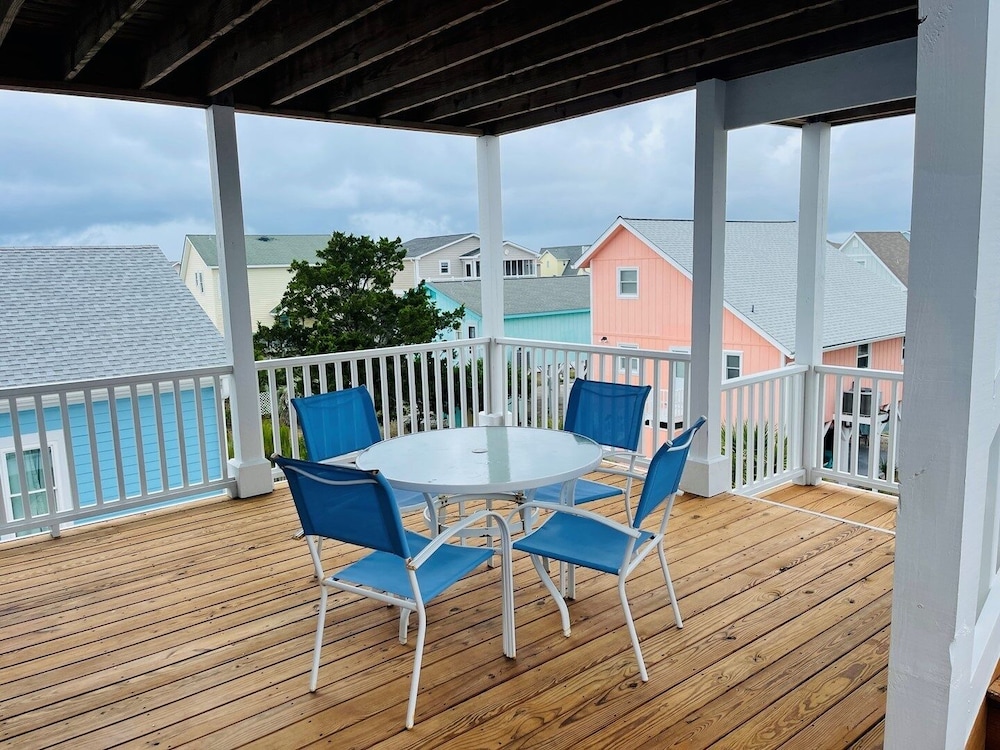 Compass Rose 4 Bedroom Home by RedAwning