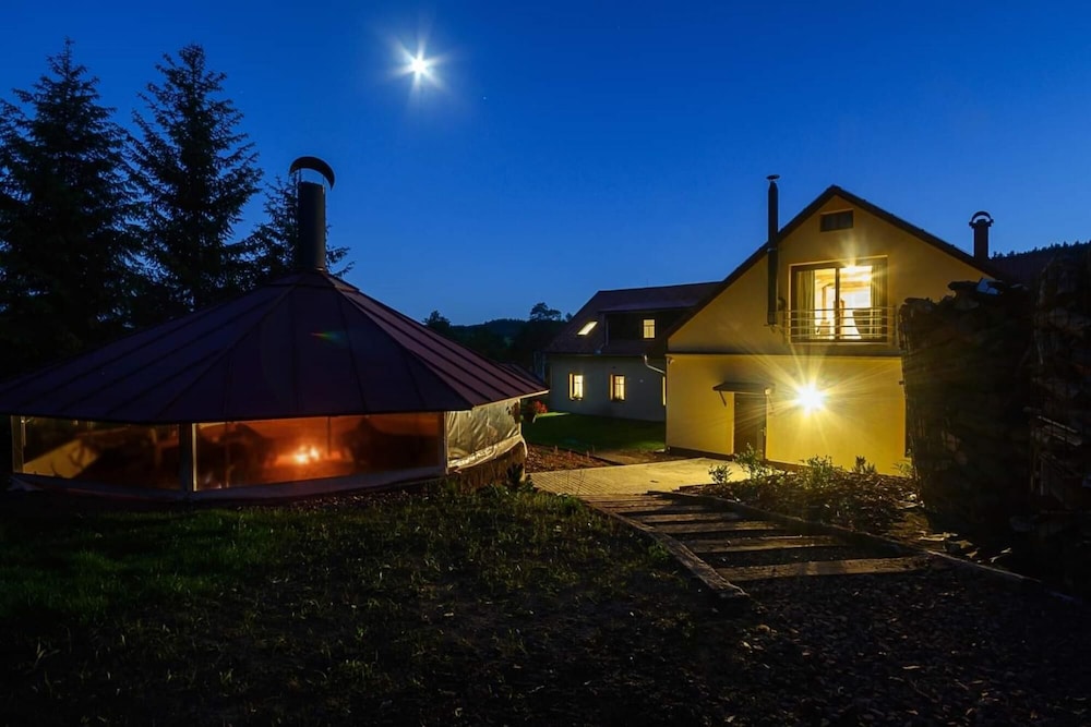 Luxe Villa in Bernartice Kkh045