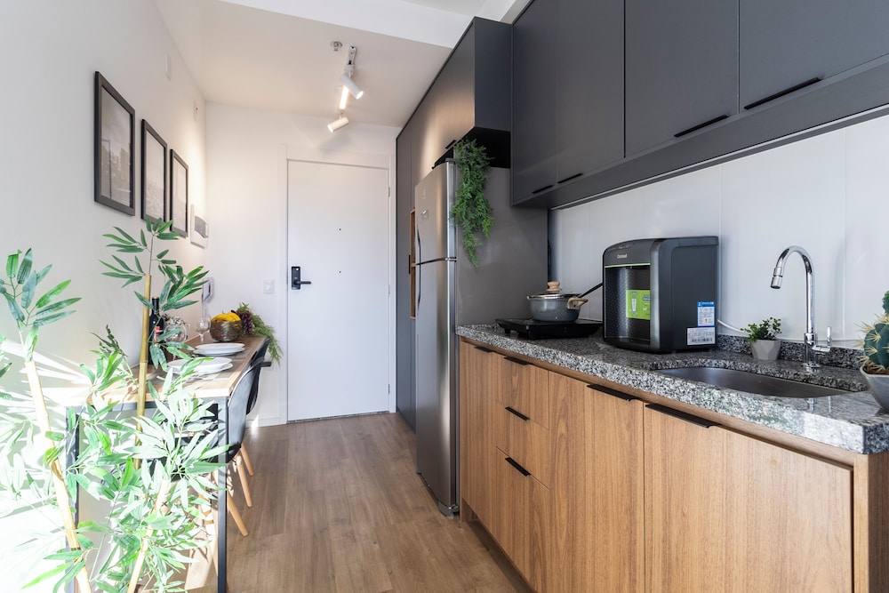 Modern, fully equipped, and well-lit with AC and gym