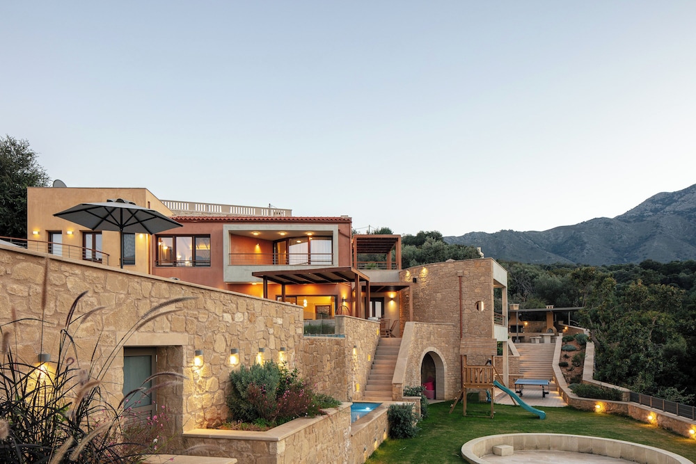 Vardina Villa