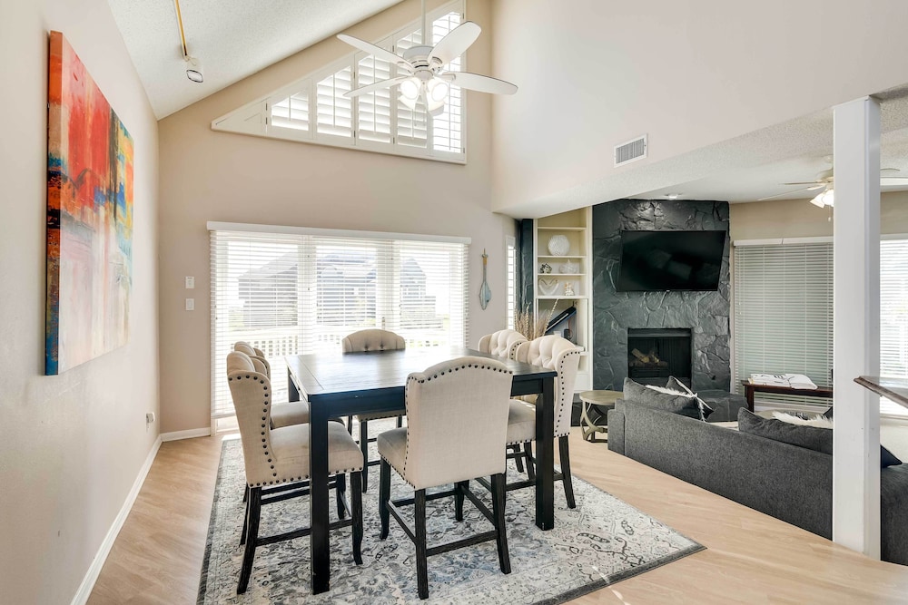 Pet-friendly Galveston Home w/ Wraparound Deck