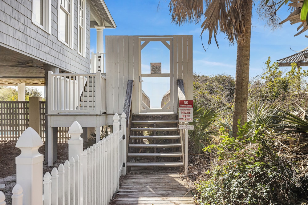 A Winterpast by the Sea - Gulf Front on 30A With Private Pool!