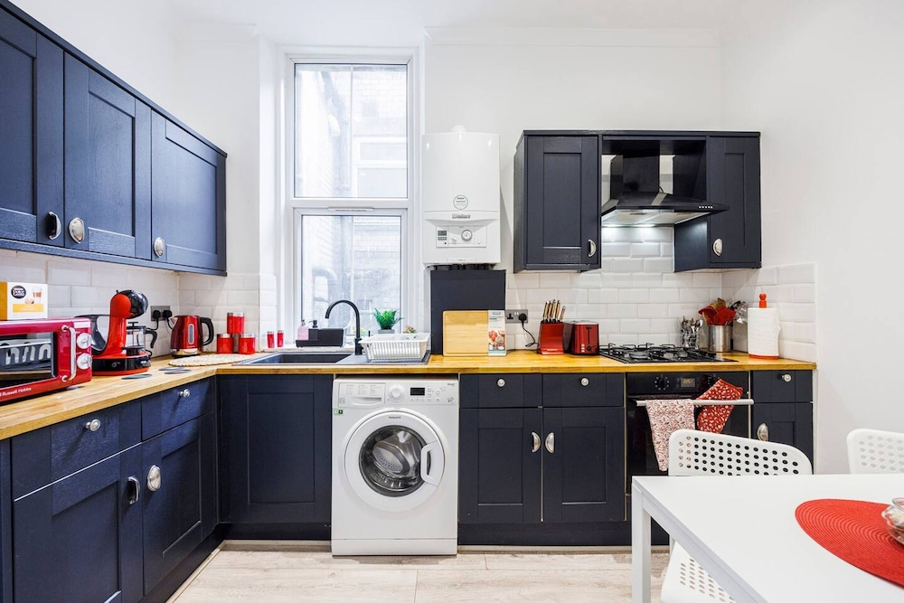 Kensington Charming and Bright Flat