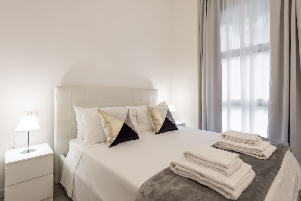 Milan Royal Suites & Luxury Apartments