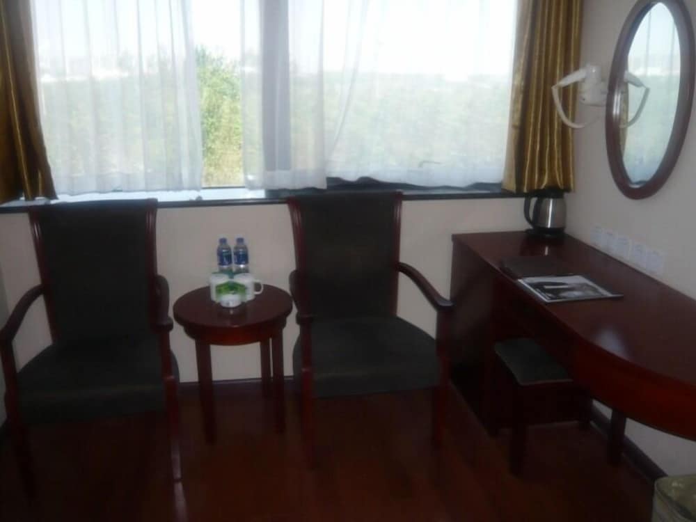 GreenTree Inn Tianjin Wuqing District West Yongyang Road Florentia Village Express Hotel