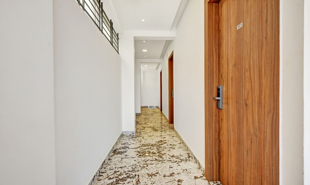 Itsy Hotels Shrey'S Inn Mallandur Road view 2