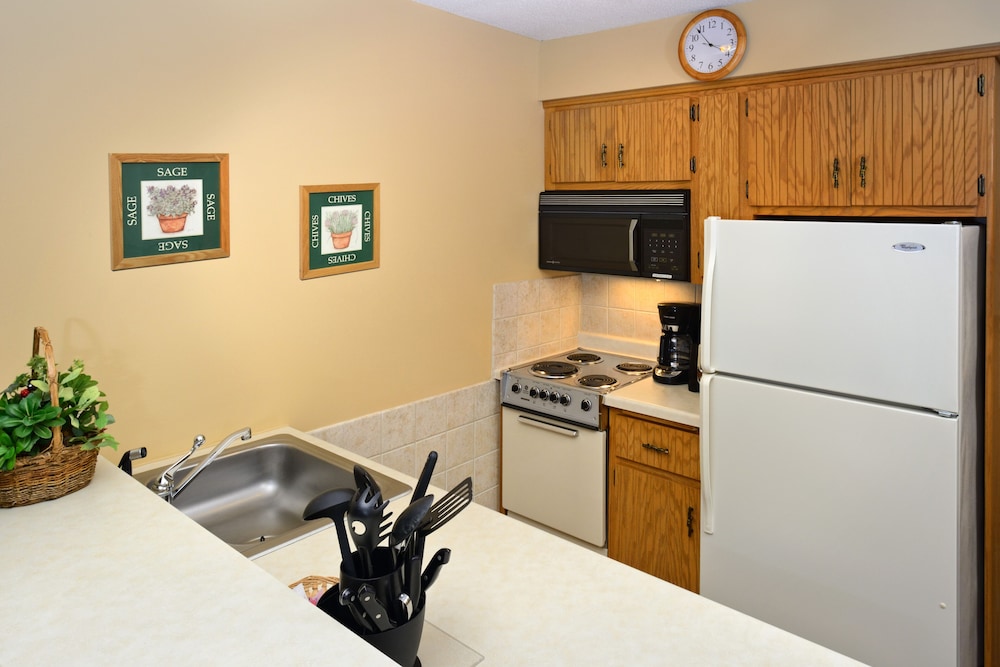 The Pointe Hotel and Suites