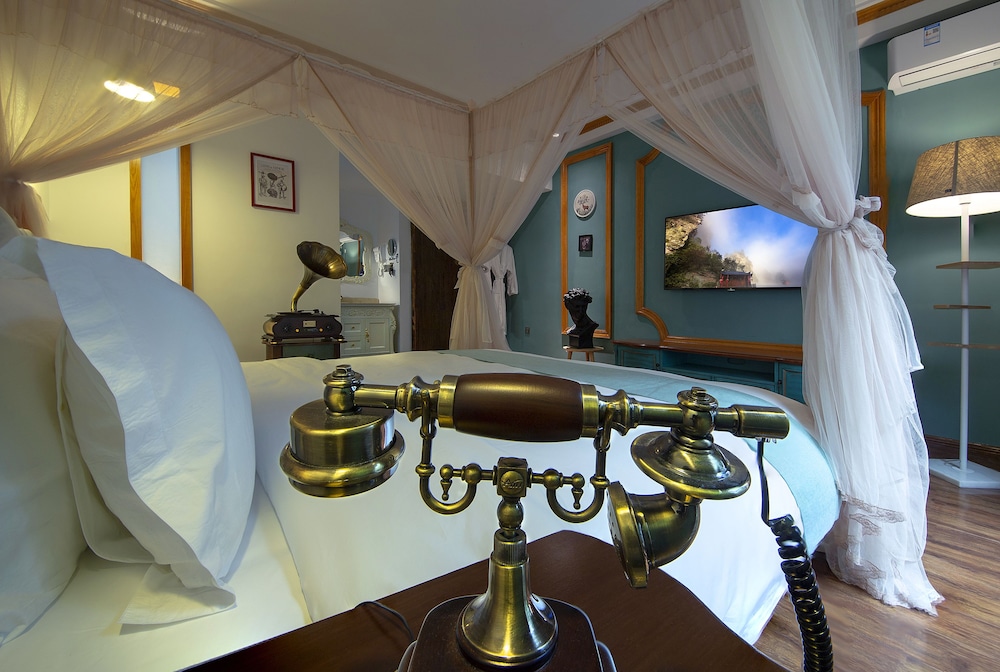 Pandora Vista Retreat