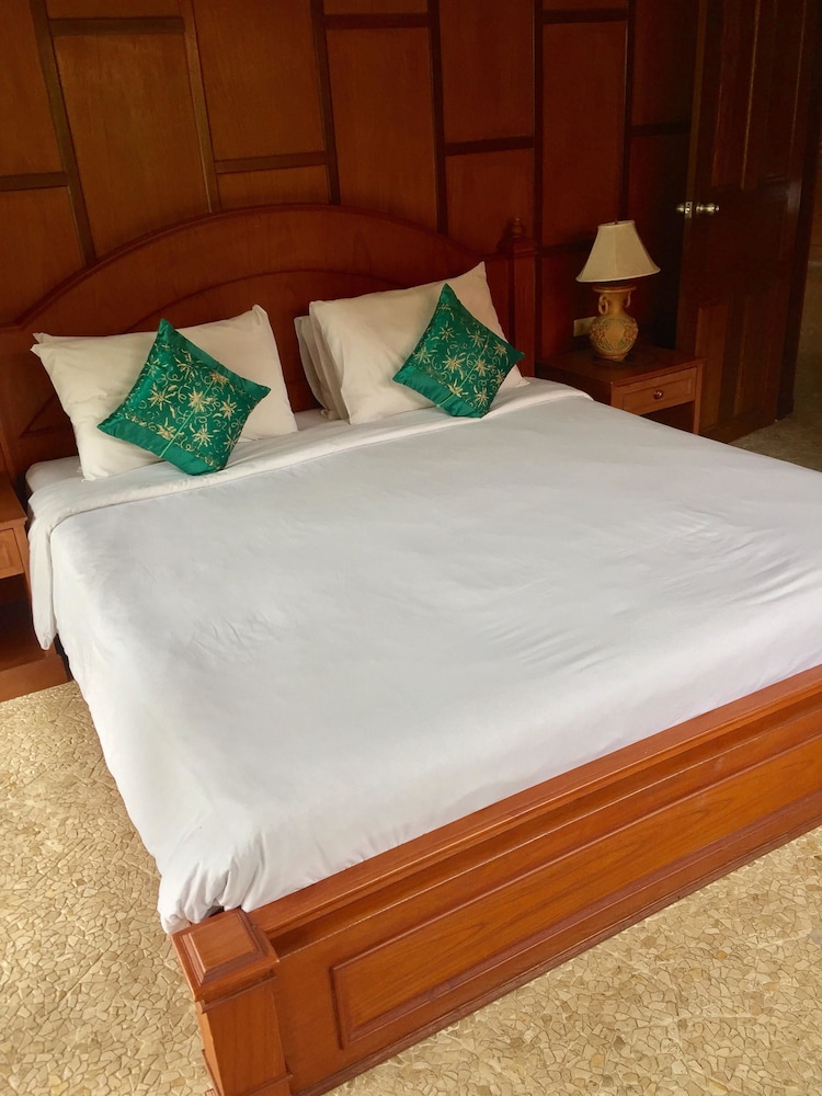 Baan Laem Noi Villa
