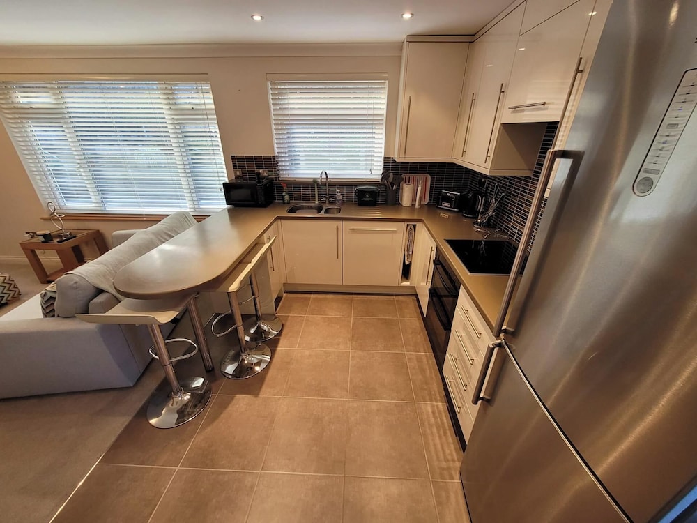 Cozy Cottage Retreat in Swansea