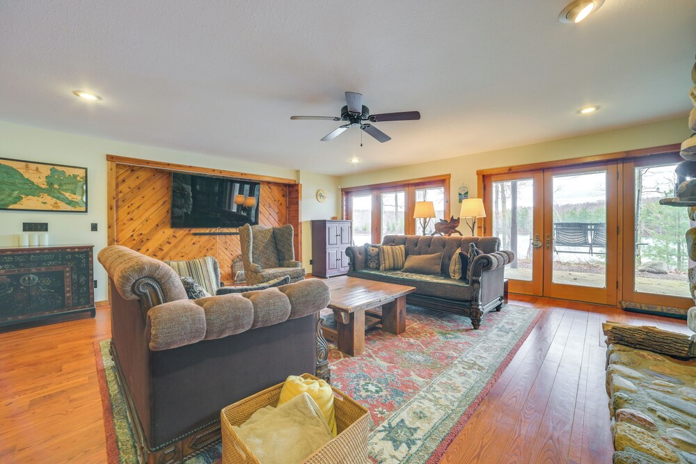 Deck + Beach Access: Lakefront Cabin in Levering!