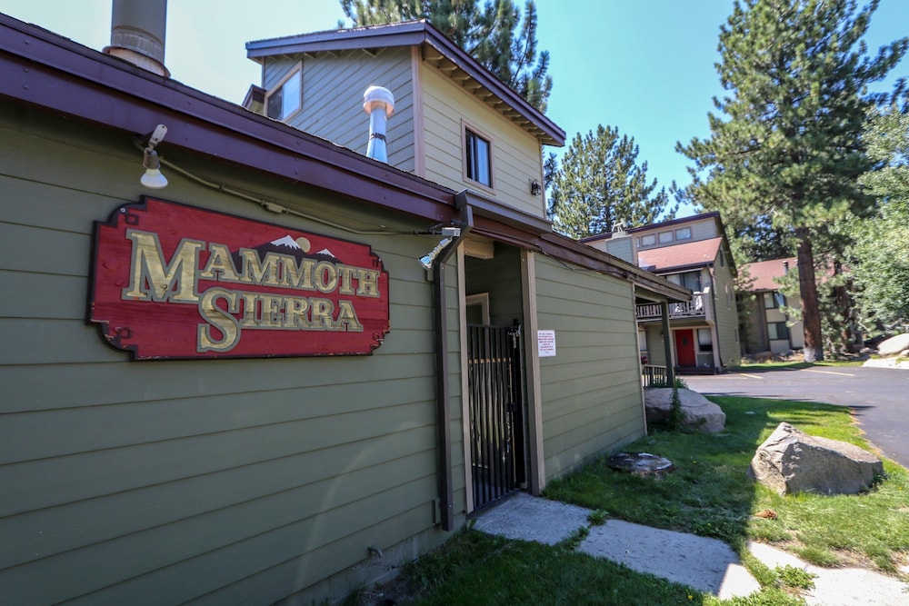 Mammoth Sierra Townhomes #25 3 Bedroom Condo