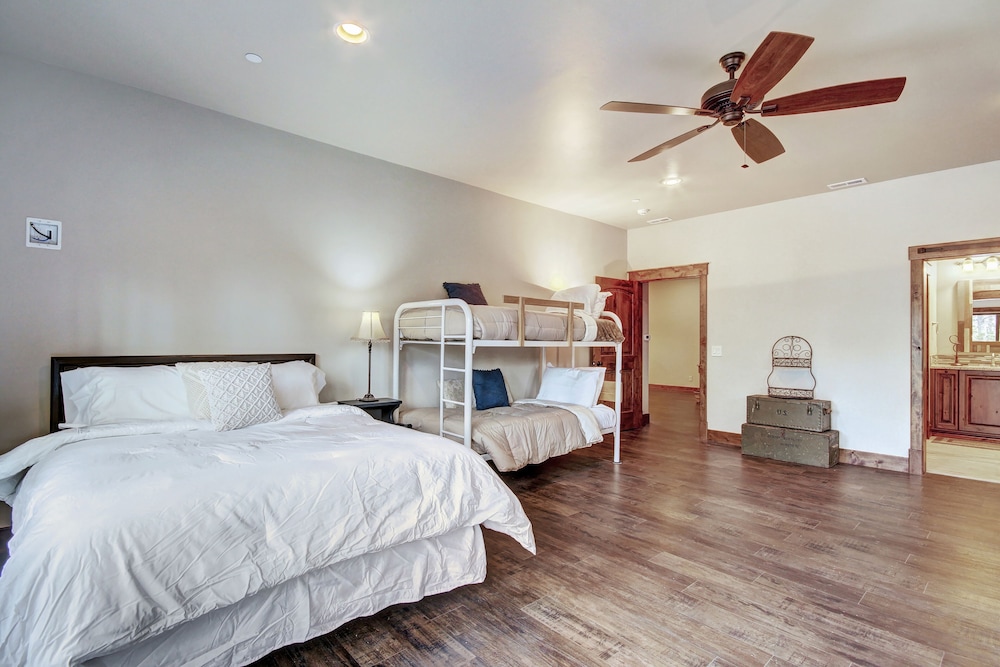 Breck Escape 6 Bedroom Home by RedAwning view 5