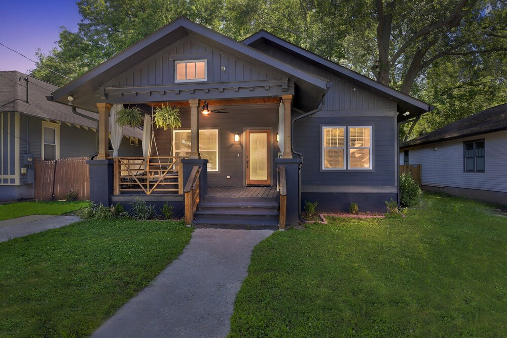 Stylish Bungalow Near Beltline & Breweries 4 Bedroom Bungalow
