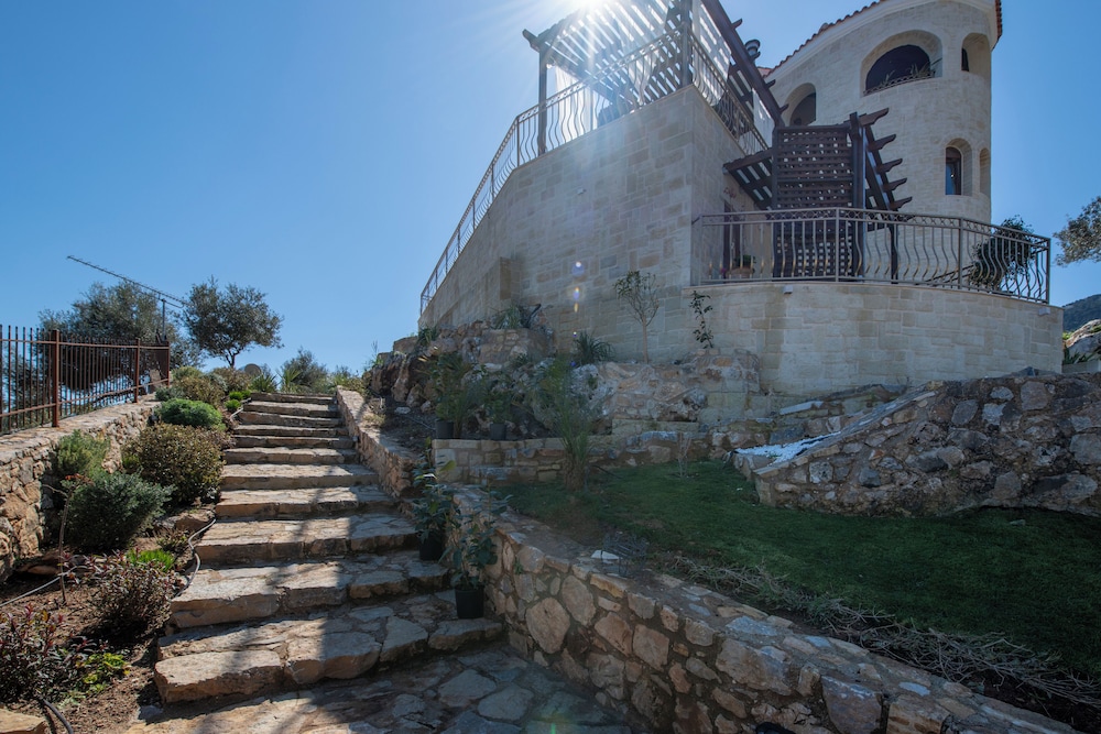 Geroulios Kastro Villas