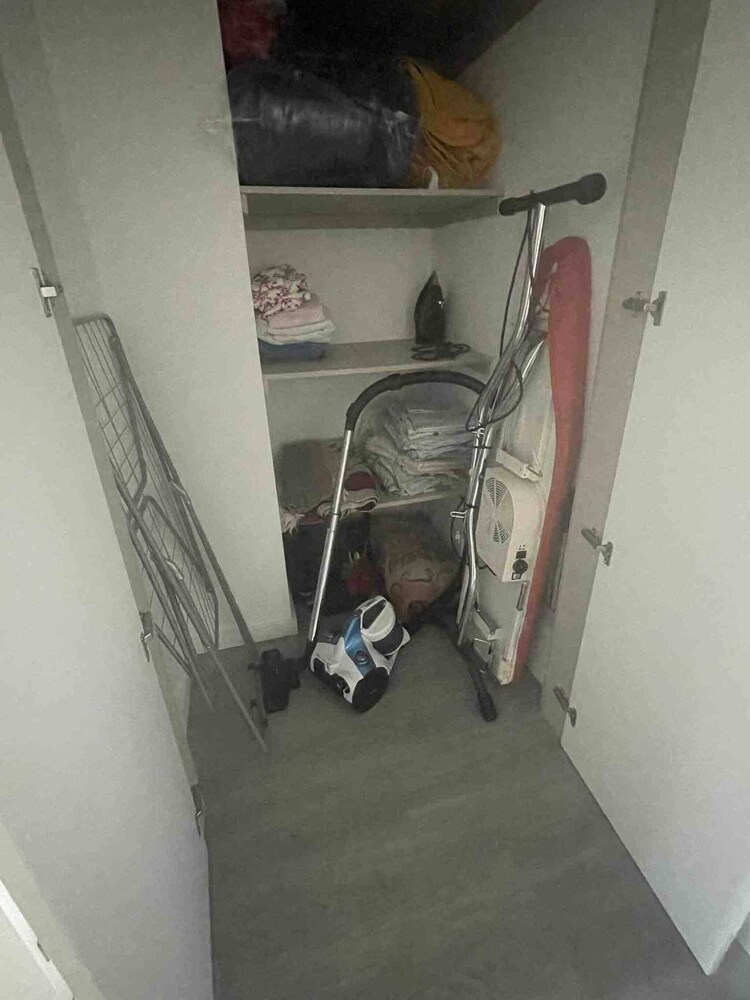Flat Spacious and Tidy - Close Stadium + Wifi+ac view 5