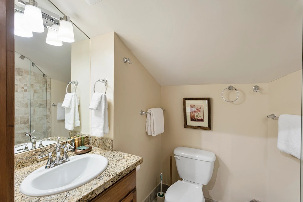 Powder Run at Deer Valley Resort - Four Bedroom Condo with Hot Tub #A32 4 Condo