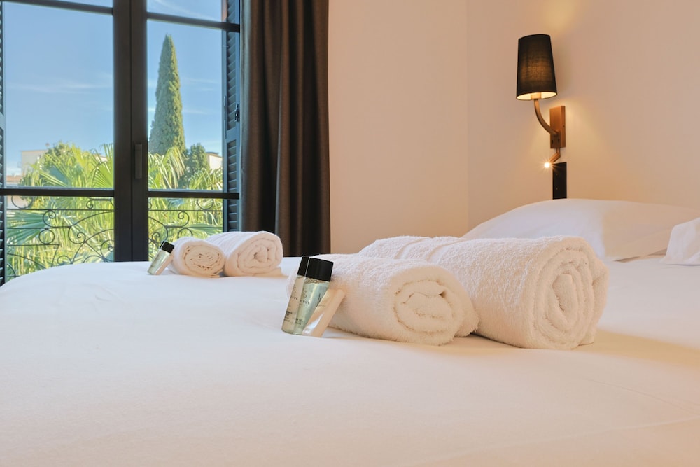 Villa Deva - 5 Bedrooms - Heated Pool