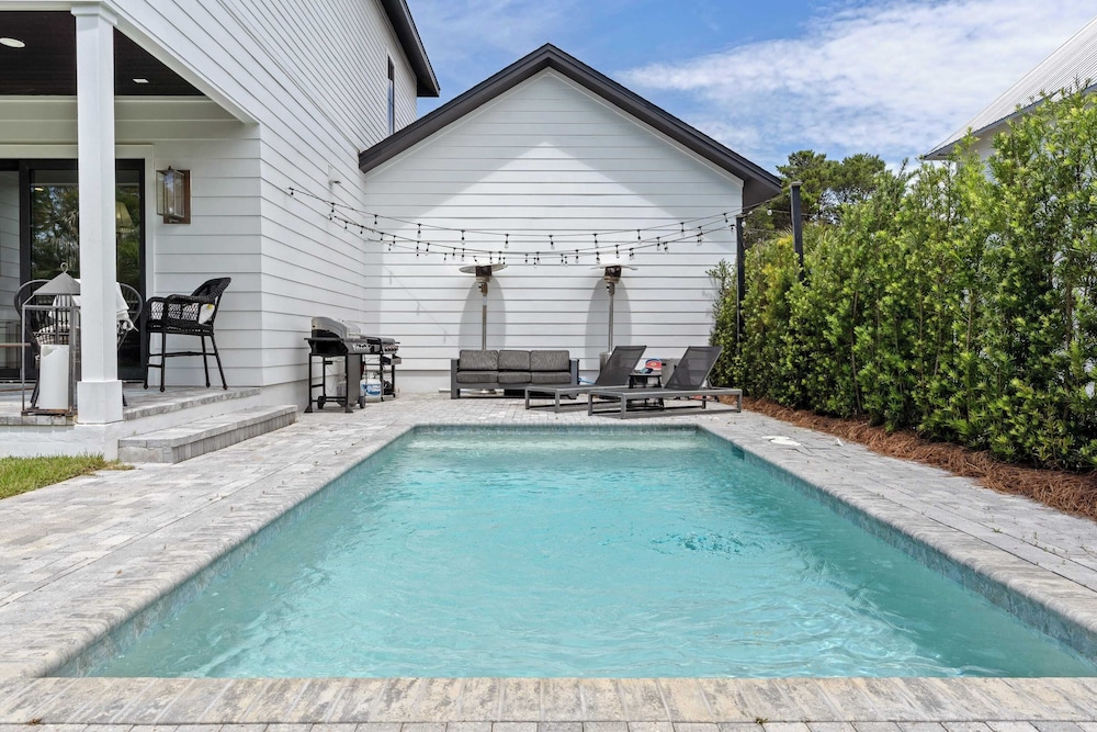 30A Good Vibes by Avantstay Private Pool + Bikes Beach Access