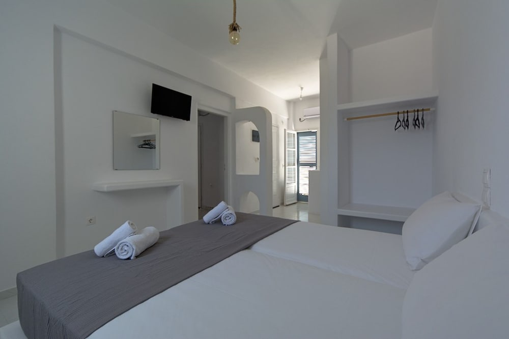 Teoria Paros | Matsas Windmill photo 3