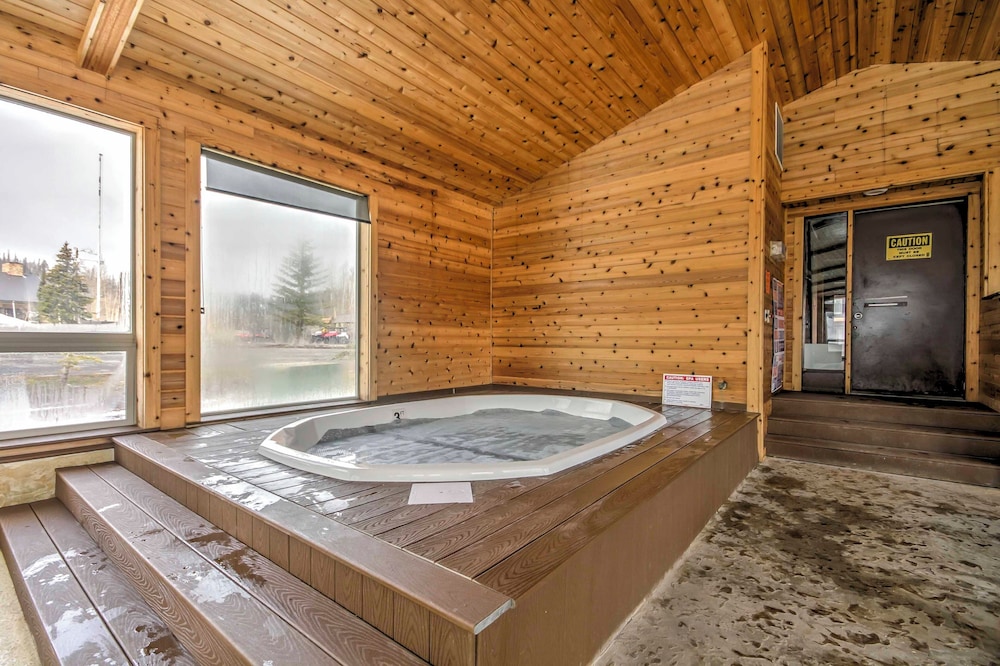 Walk to Brian Head Resort: Condo w/ Pool Access!