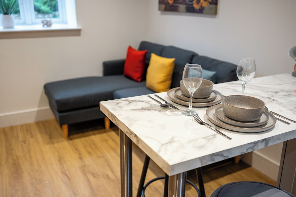 Beautiful One BR Cottage in Cerney Wick
