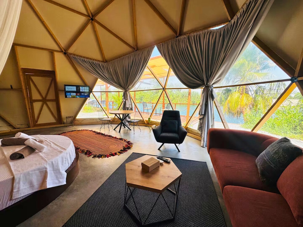In Out Resort Glamping
