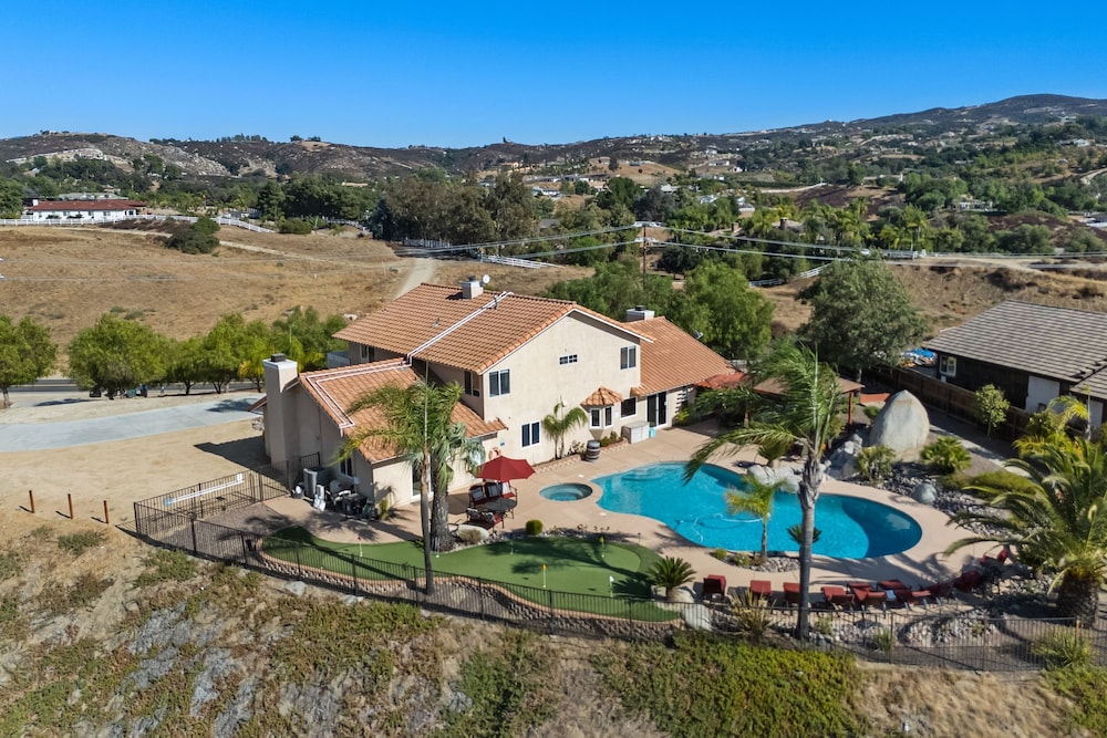 Chardonnay Charm by Avantstay Luxe Group Retreat w Pool Mins to Wineries