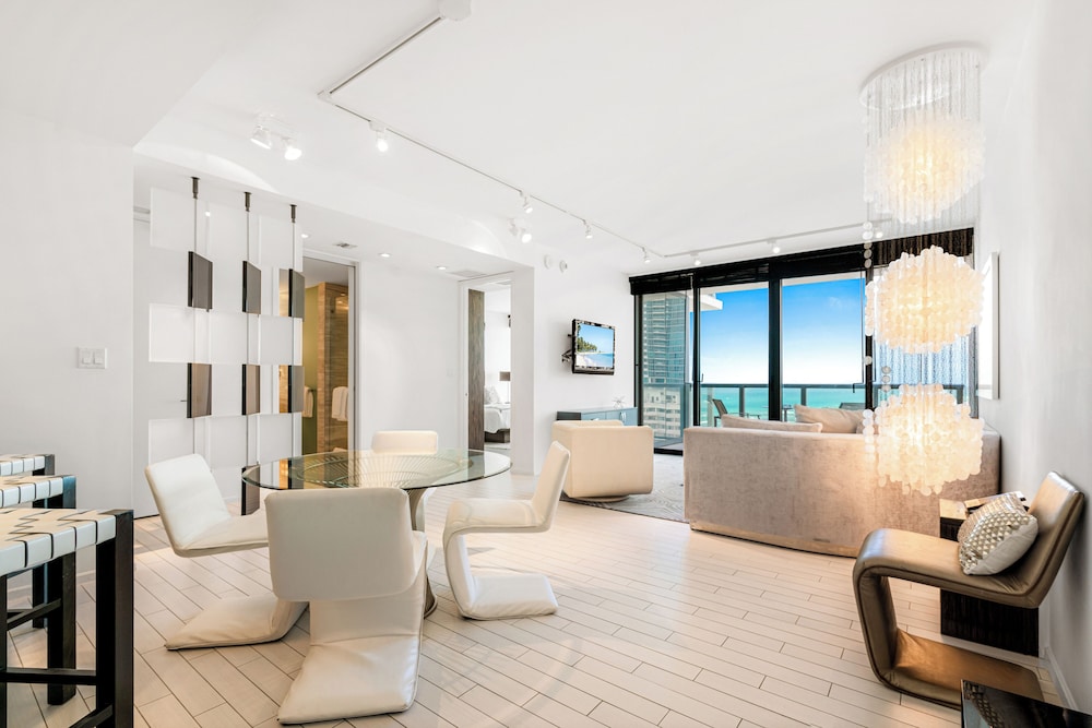 Luxury Vacation Rentals in South Beach by LRMB