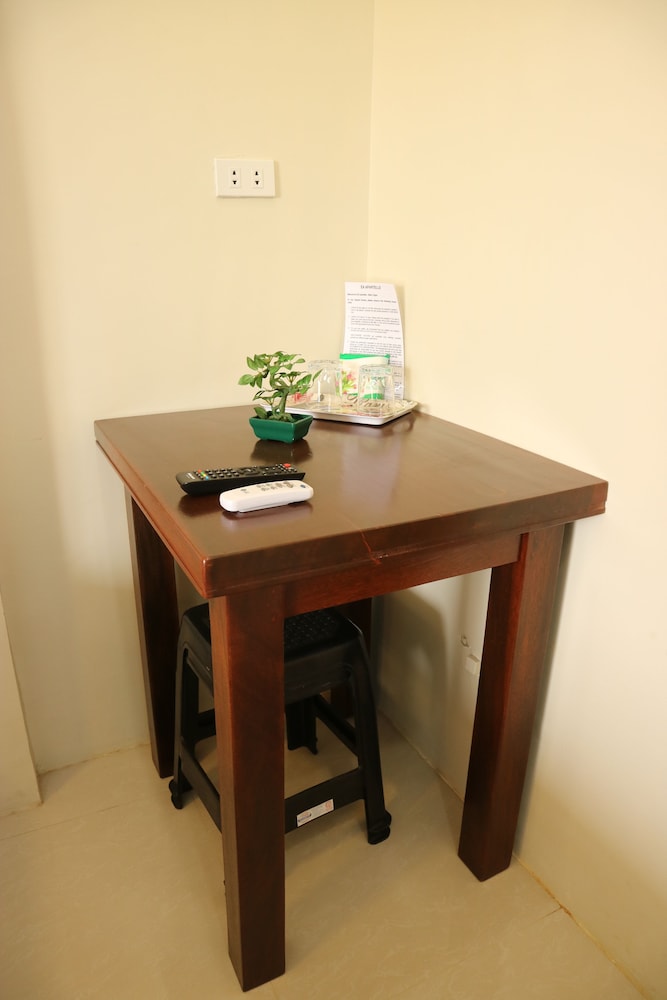 EA Apartelle - Metro Vigan - Hostel