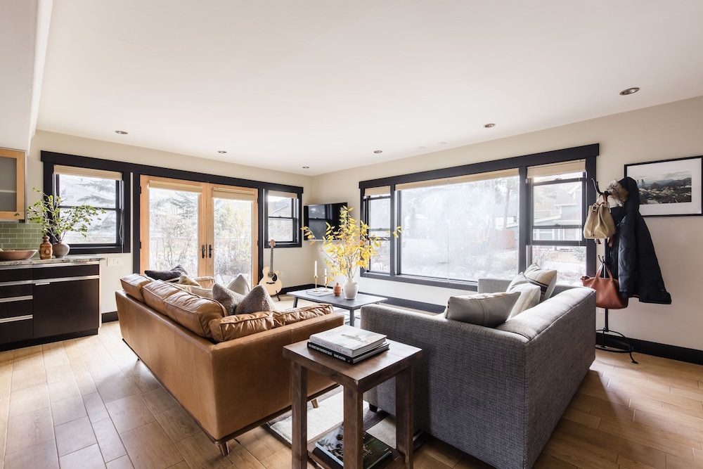 Paddington by Avantstay Cozy Chic Ski Lodge Mins From Mountain