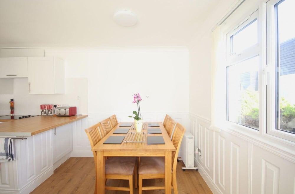 29C Medmerry Park 2 Bedroom Chalet view 4