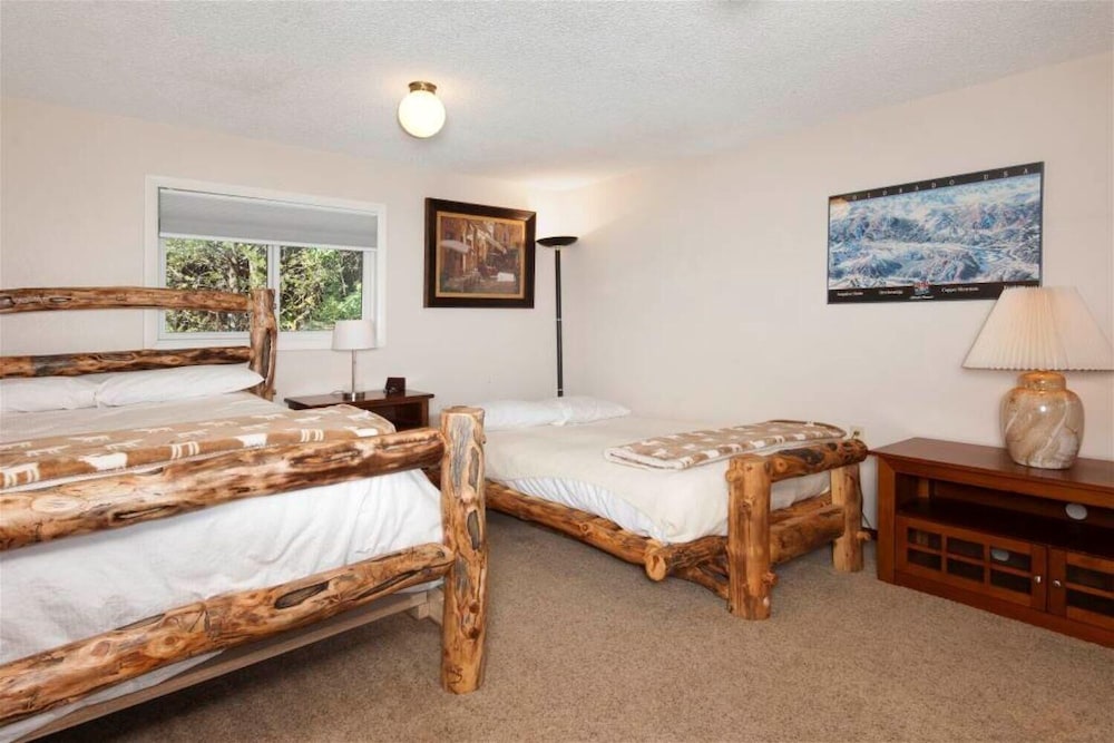 Lagoon 762b 3 Bedroom Townhouse by RedAwning