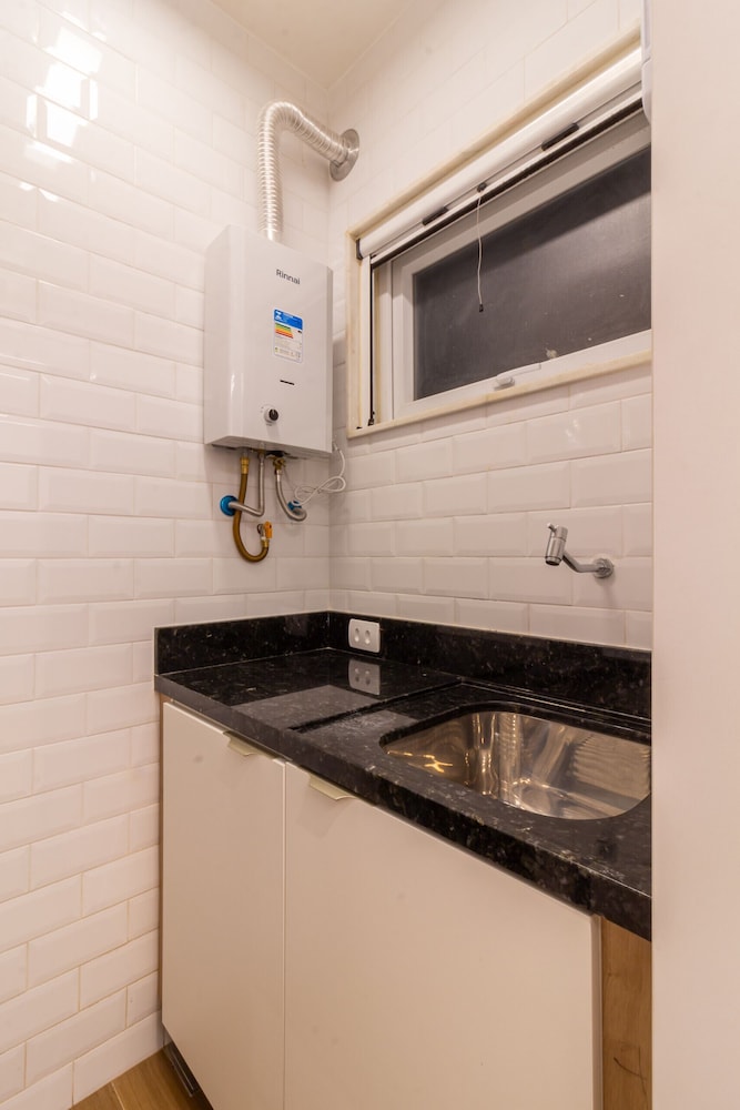 Loft With Soundproof Windows 5-minute Walk to the Beach Nsc304
