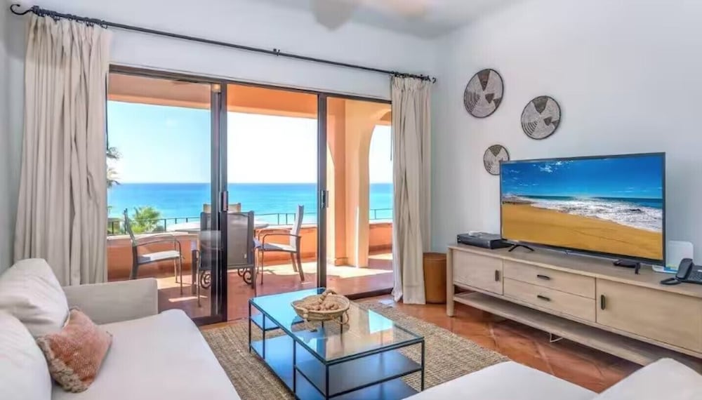 2BD Beach Front Luxury in Cabo