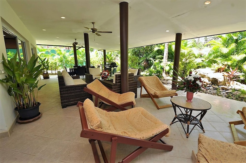 Luxurious Thai-style Villa With a Swimming Pool Just 20 Meters From Beach Access