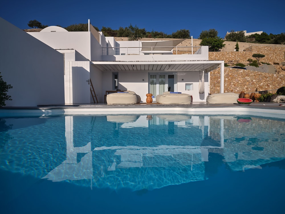 Santorini Heights