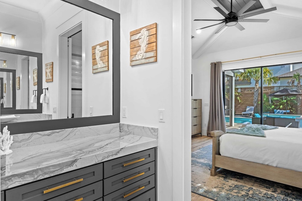 30A Happy by the Sea by Avantstay Pool, Golf Cart, Bikes